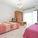 Silvano 1563 شقة