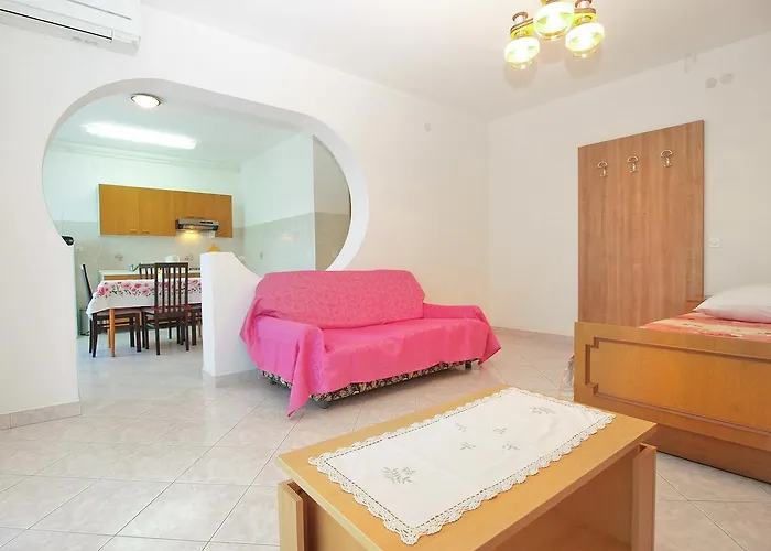 Silvano 1563 Apartment Pula