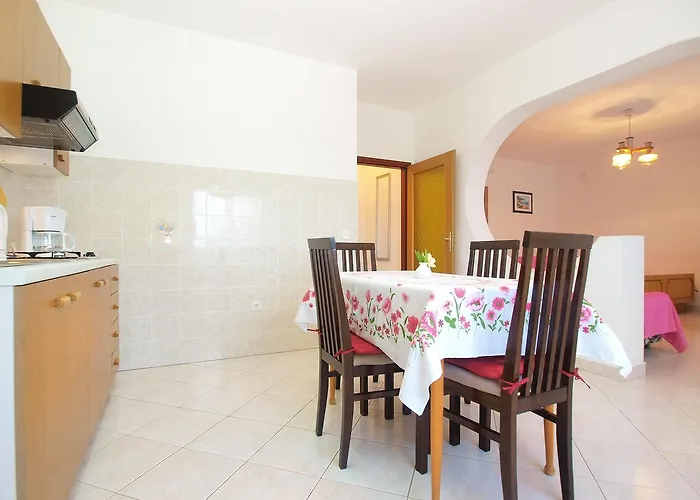 Apartment Silvano 1563 Pula