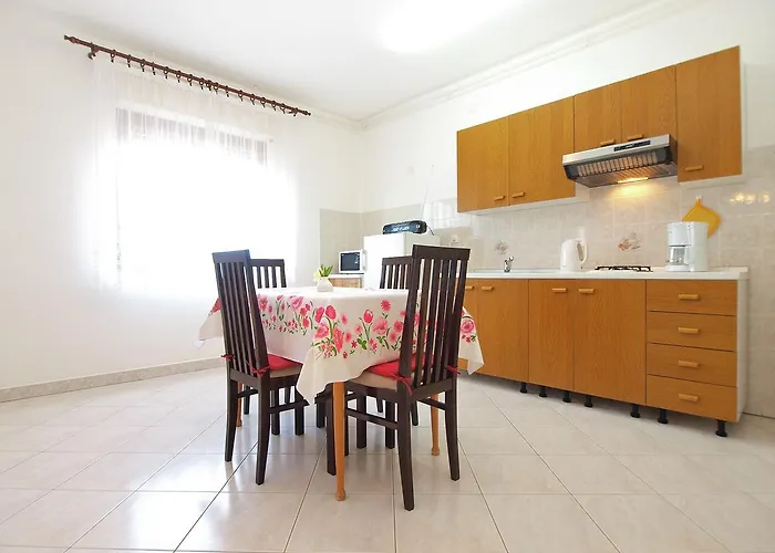 Silvano 1563 Apartment Pula